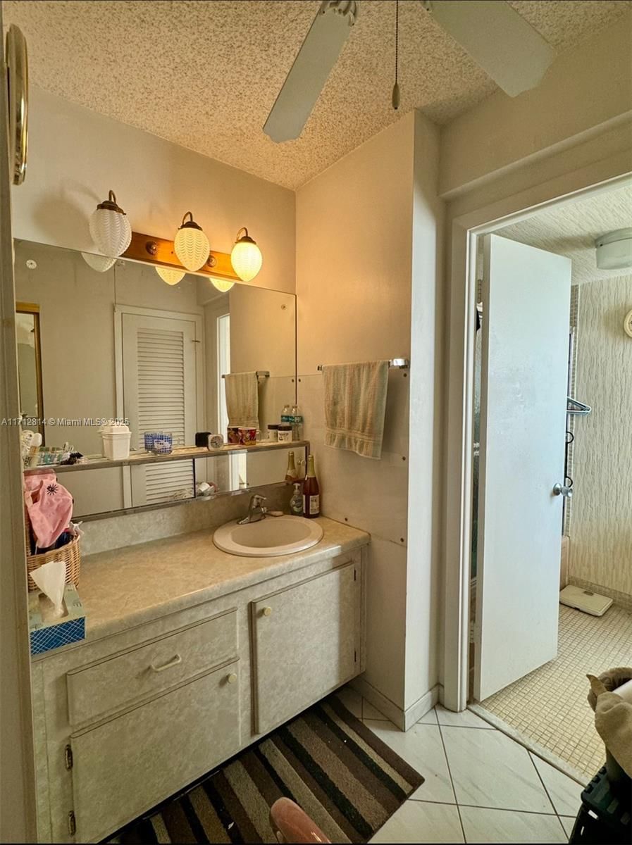 Real estate property located at 1400 Ocean Dr #506, Broward, Trafalgar Towers Condomin, Hollywood, FL
