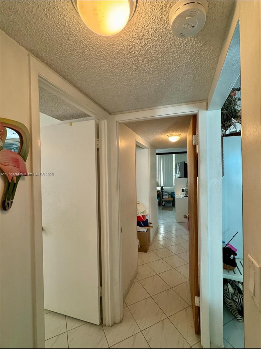 Real estate property located at 1400 Ocean Dr #506, Broward, Trafalgar Towers Condomin, Hollywood, FL