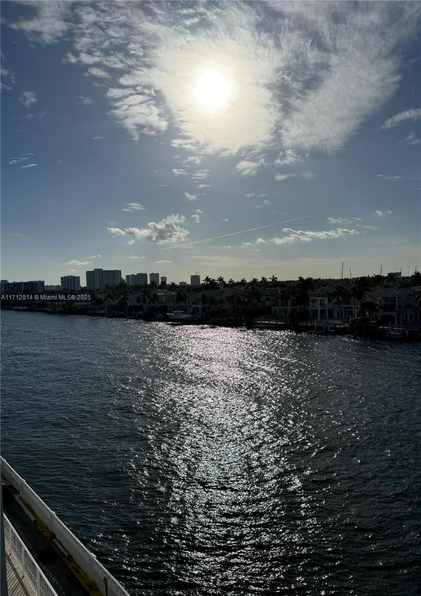Real estate property located at 1400 Ocean Dr #506, Broward, Trafalgar Towers Condomin, Hollywood, FL