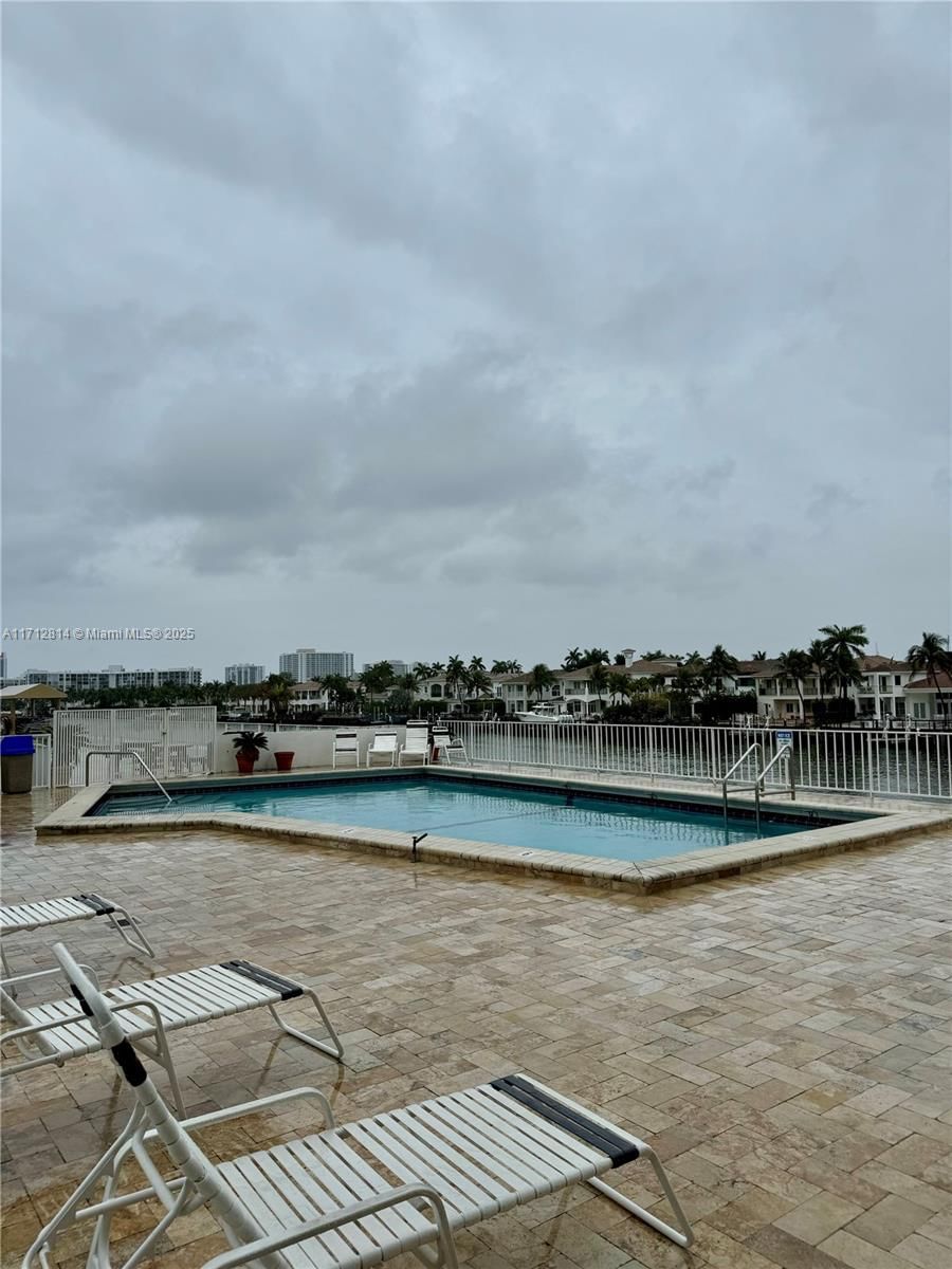 Real estate property located at 1400 Ocean Dr #506, Broward, Trafalgar Towers Condomin, Hollywood, FL