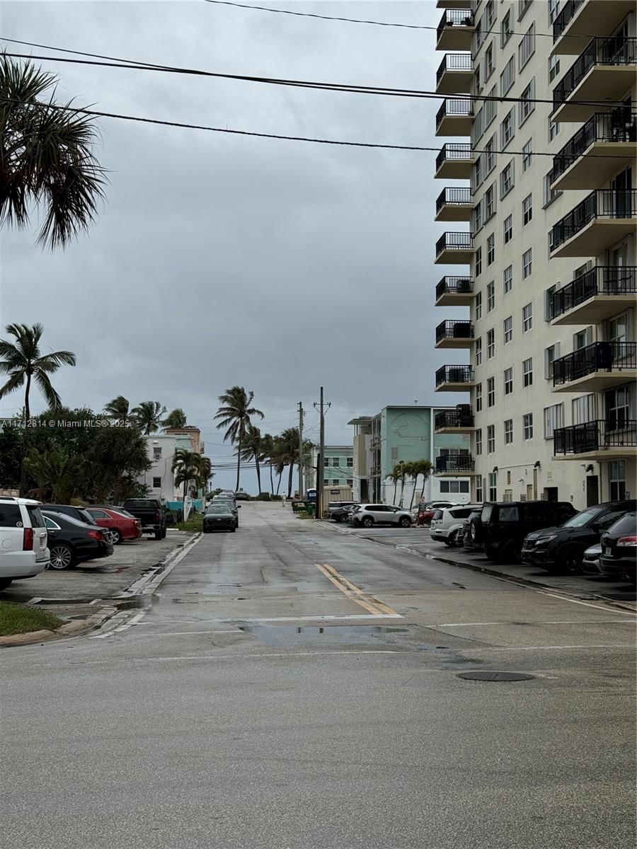 Real estate property located at 1400 Ocean Dr #506, Broward, Trafalgar Towers Condomin, Hollywood, FL