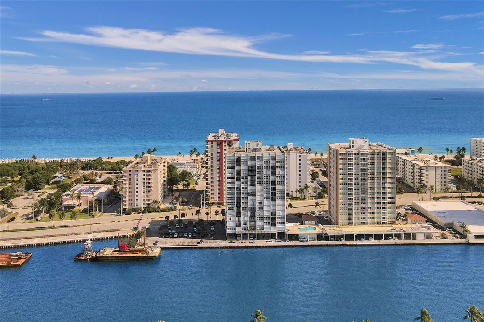 Real estate property located at 1400 Ocean Dr #506, Broward, Trafalgar Towers Condomin, Hollywood, FL