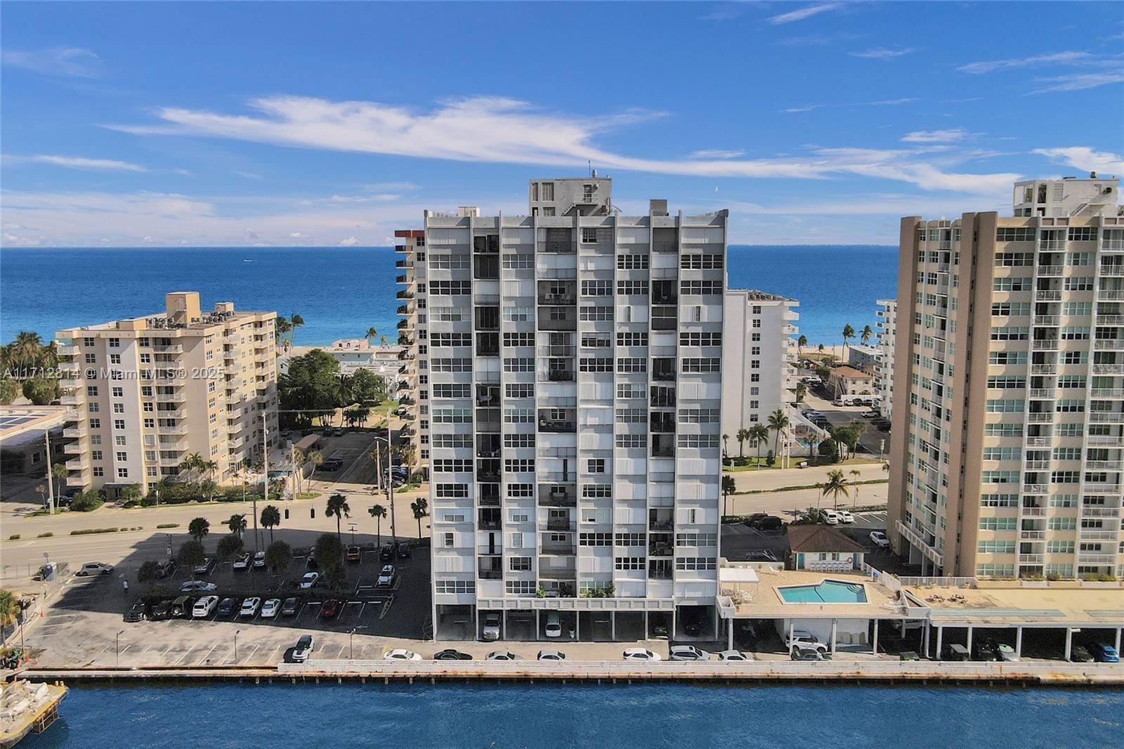 Real estate property located at 1400 Ocean Dr #506, Broward, Trafalgar Towers Condomin, Hollywood, FL