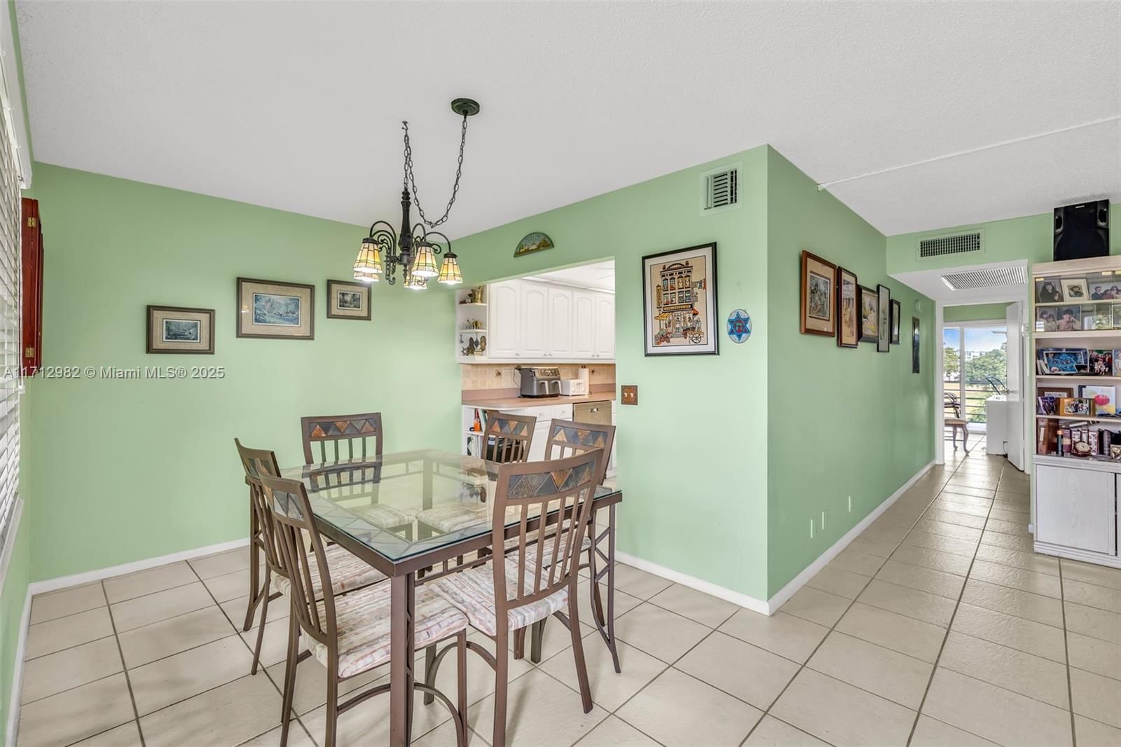 Real estate property located at 3003 Lyndhurst H #3003, Broward, Lyndhurst H Condo, Deerfield Beach, FL