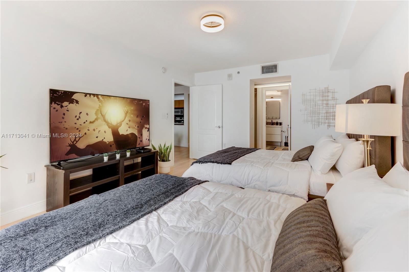Real estate property located at 1200 Brickell Bay Dr #2421, Miami-dade, The Club At Brickell Bay, Miami, FL