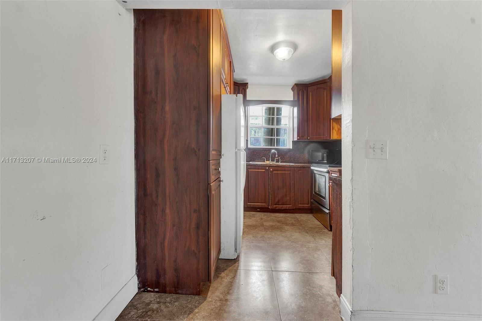 Real estate property located at 2982 49th St, Miami-dade, Home Owners Paradise, Miami, FL