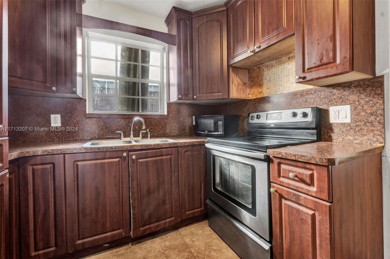 Real estate property located at 2982 49th St, Miami-dade, Home Owners Paradise, Miami, FL