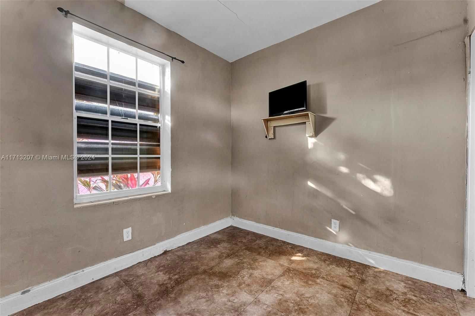 Real estate property located at 2982 49th St, Miami-dade, Home Owners Paradise, Miami, FL