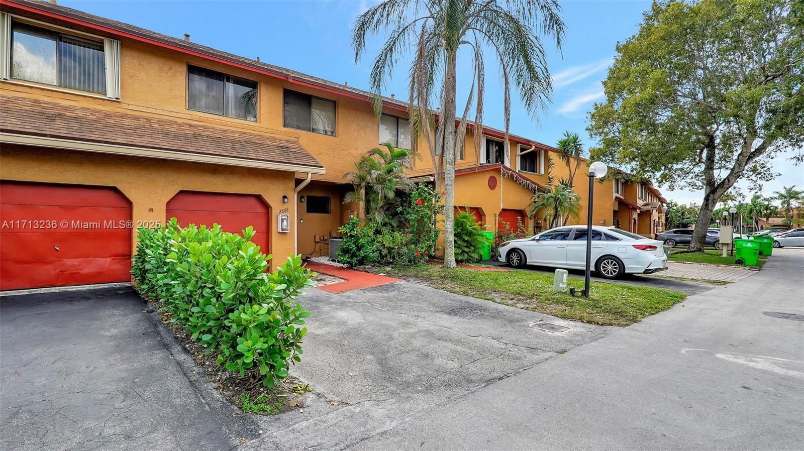 Real estate property located at 2868 80th Ave, Broward, FAIRWAYS OF SUNRISE, Sunrise, FL