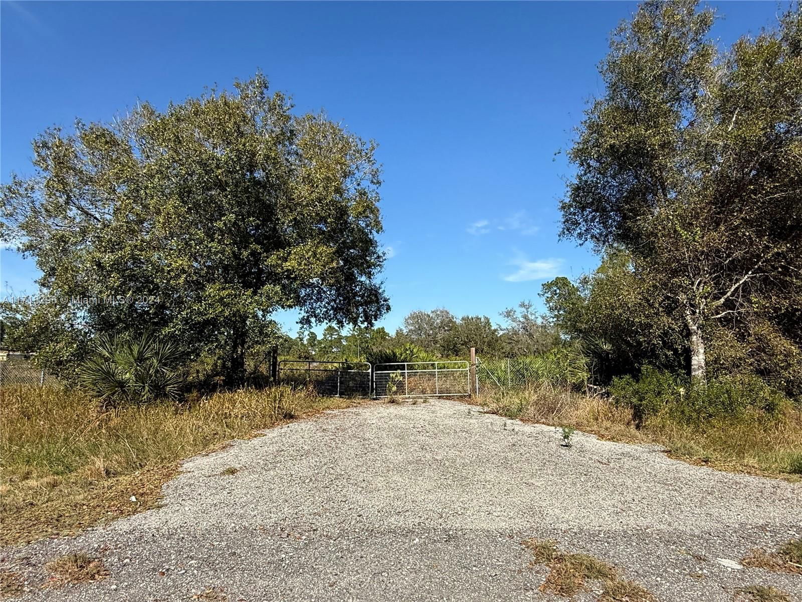 Real estate property located at 839 APPALOOSA AVE, Hendry, Montura Ranch Estates, Clewiston, FL