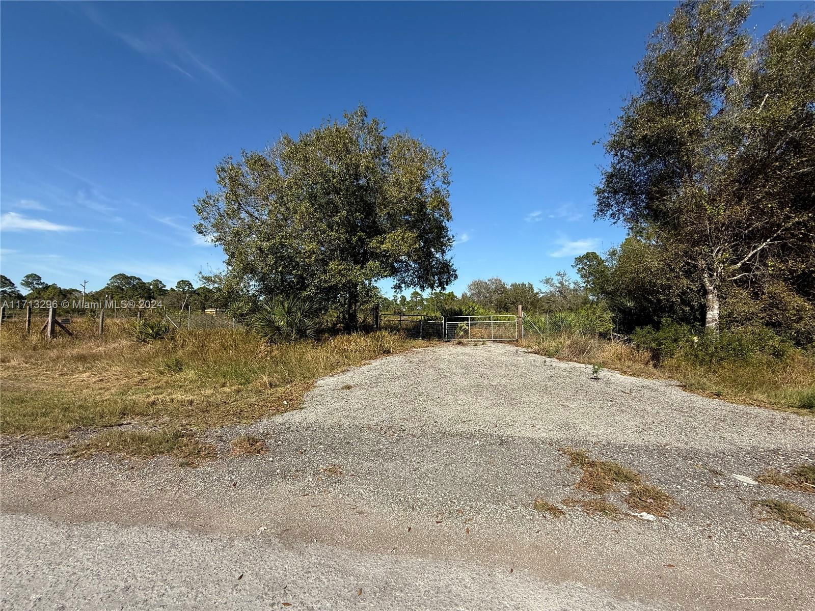 Real estate property located at 839 APPALOOSA AVE, Hendry, Montura Ranch Estates, Clewiston, FL