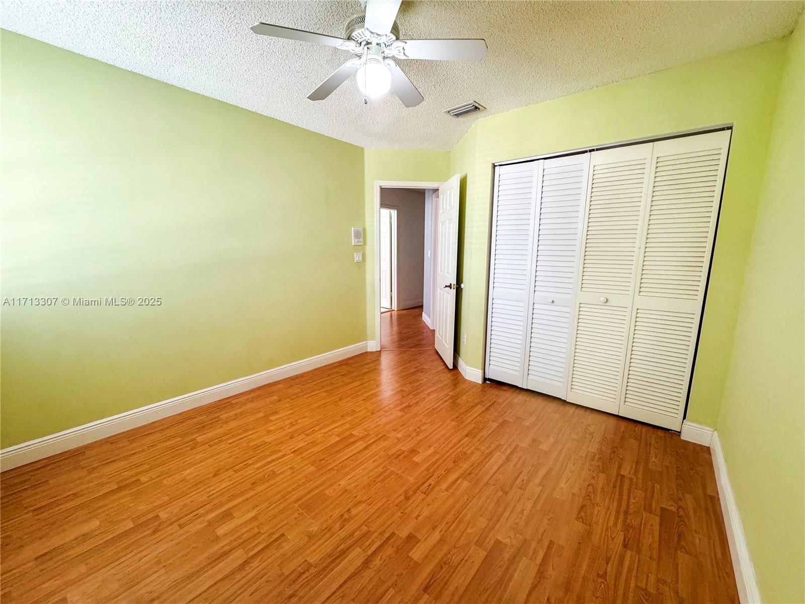 Real estate property located at 15626 100th Ter, Miami-dade, Lakeside At The Hammocks, Miami, FL