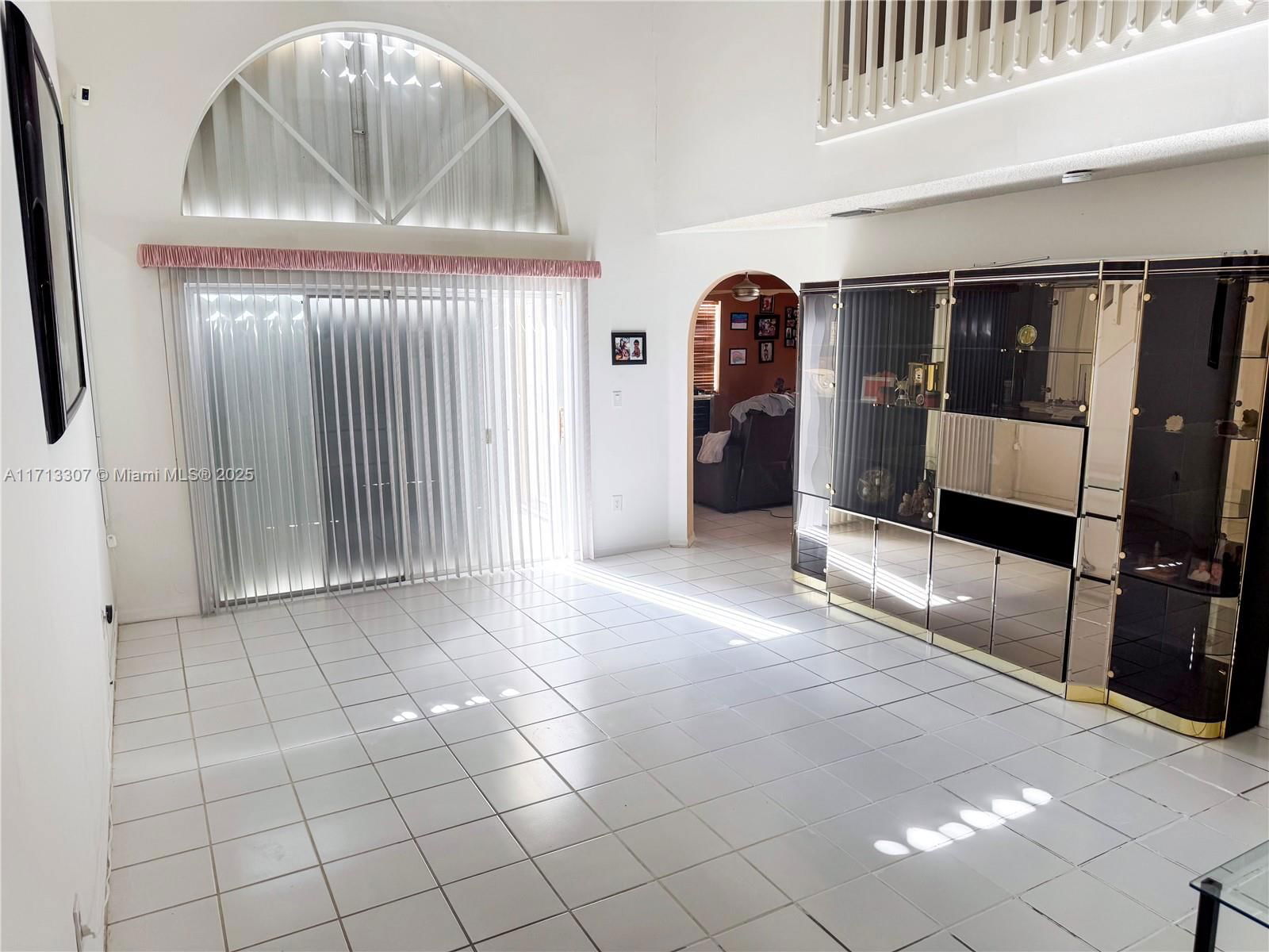 Real estate property located at 15626 100th Ter, Miami-dade, Lakeside At The Hammocks, Miami, FL