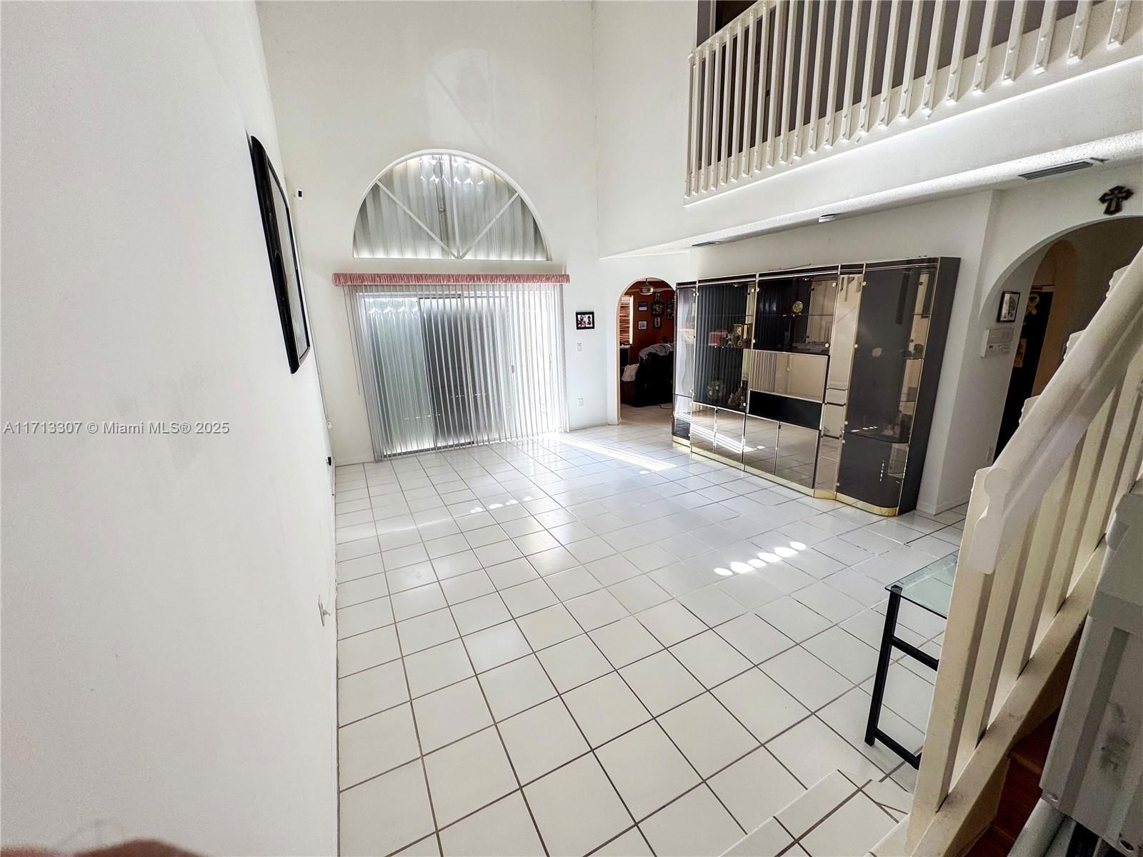 Real estate property located at 15626 100th Ter, Miami-dade, Lakeside At The Hammocks, Miami, FL