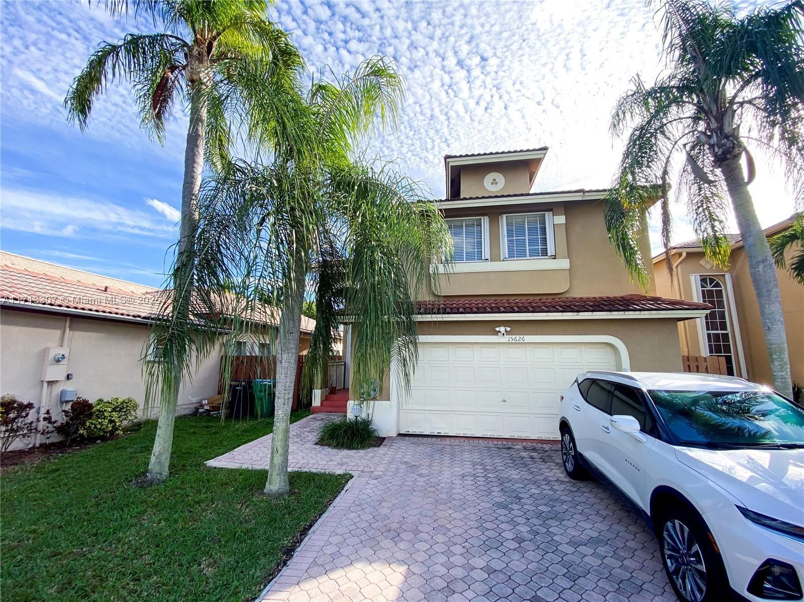 Real estate property located at 15626 100th Ter, Miami-dade, Lakeside At The Hammocks, Miami, FL