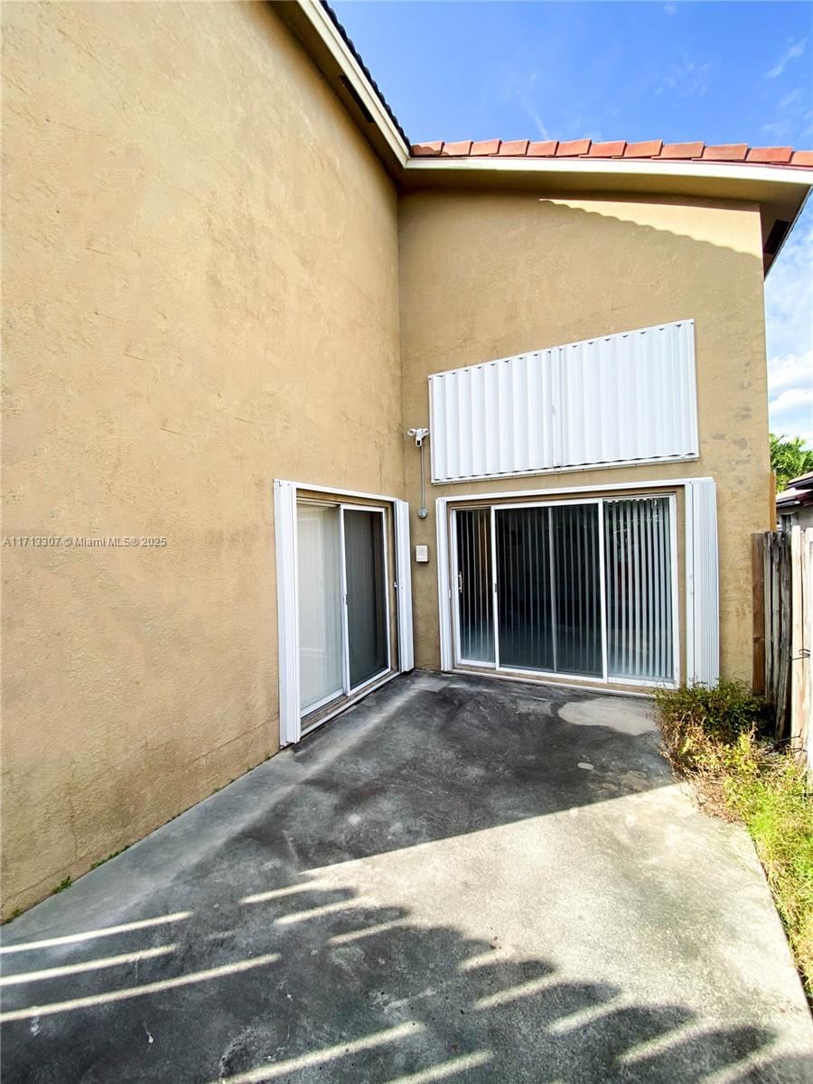 Real estate property located at 15626 100th Ter, Miami-dade, Lakeside At The Hammocks, Miami, FL
