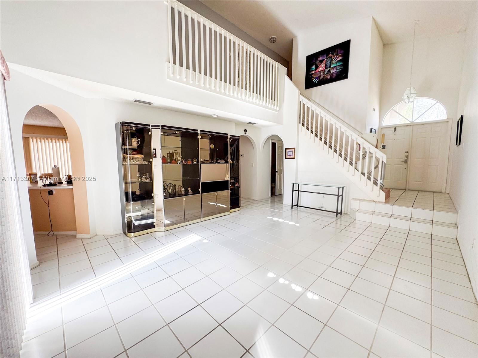 Real estate property located at 15626 100th Ter, Miami-dade, Lakeside At The Hammocks, Miami, FL