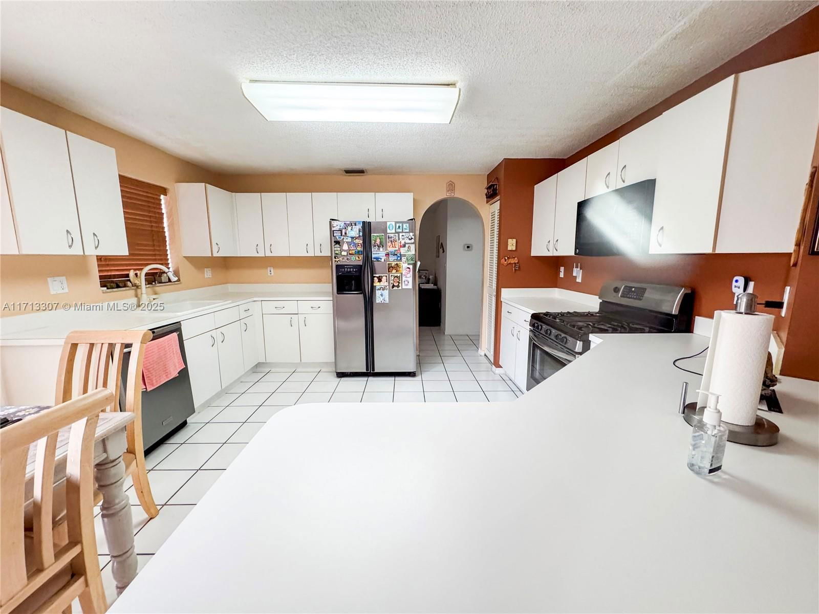 Real estate property located at 15626 100th Ter, Miami-dade, Lakeside At The Hammocks, Miami, FL
