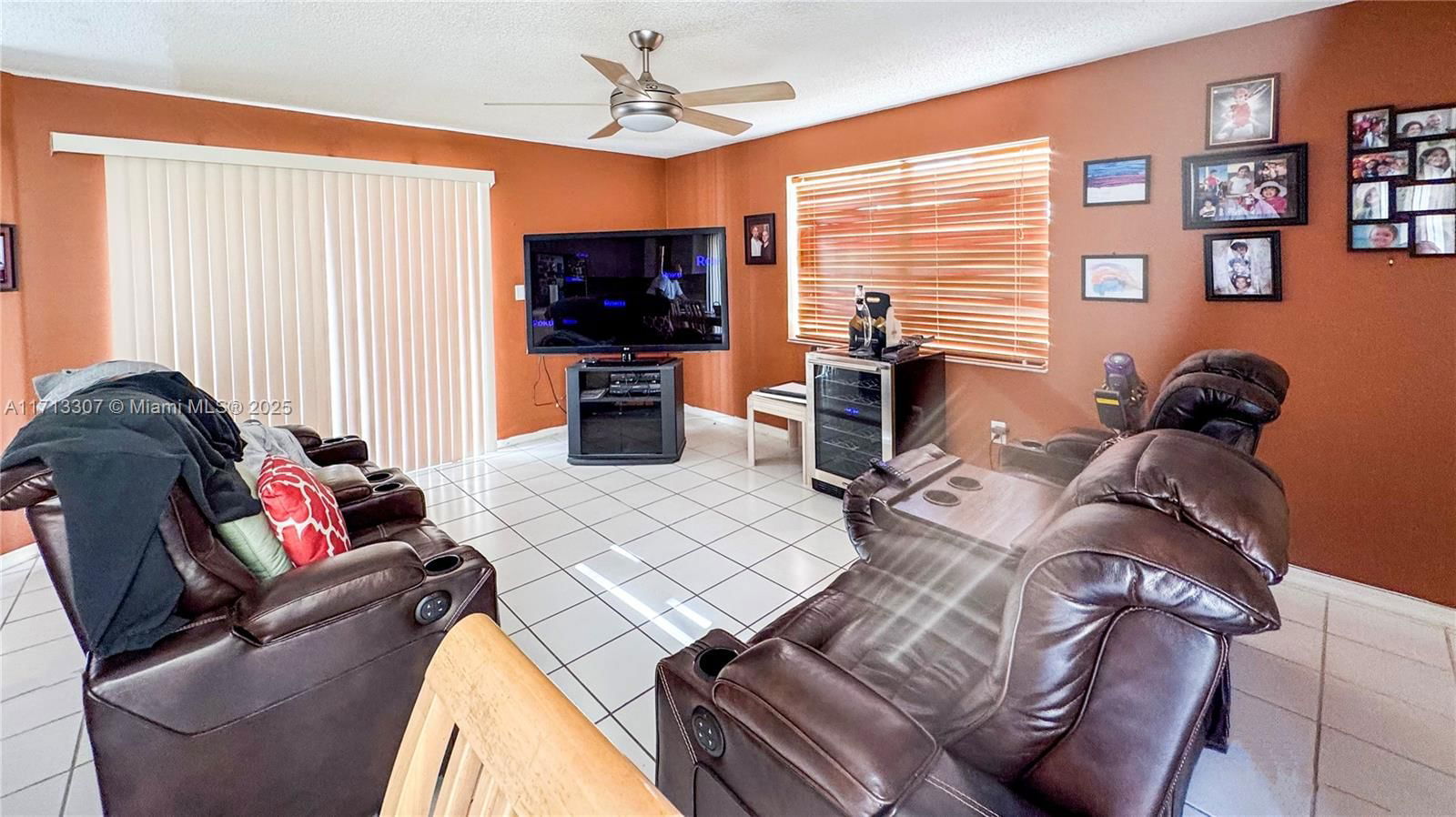 Real estate property located at 15626 100th Ter, Miami-dade, Lakeside At The Hammocks, Miami, FL