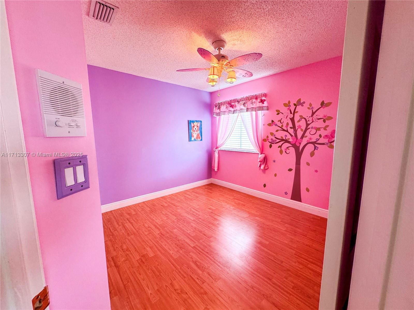 Real estate property located at 15626 100th Ter, Miami-dade, Lakeside At The Hammocks, Miami, FL