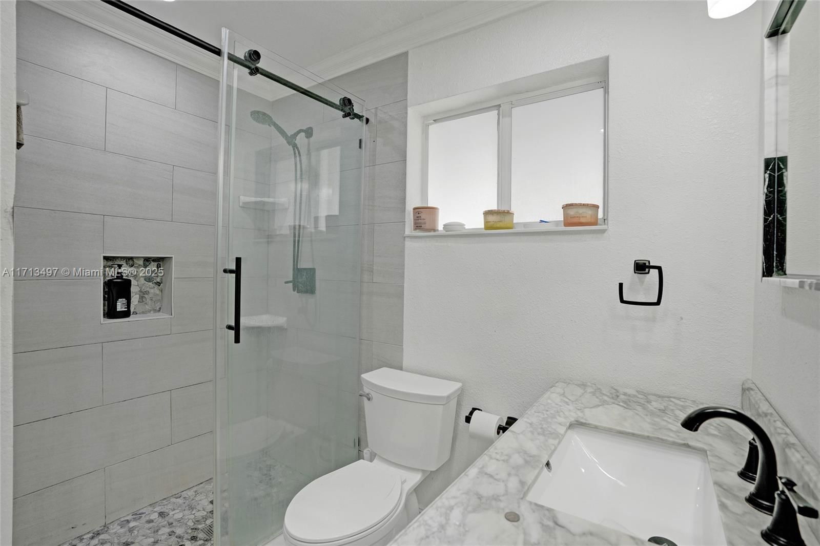 Real estate property located at 19610 1st Pl, Miami-dade, Sierra 4th Addn, Miami, FL
