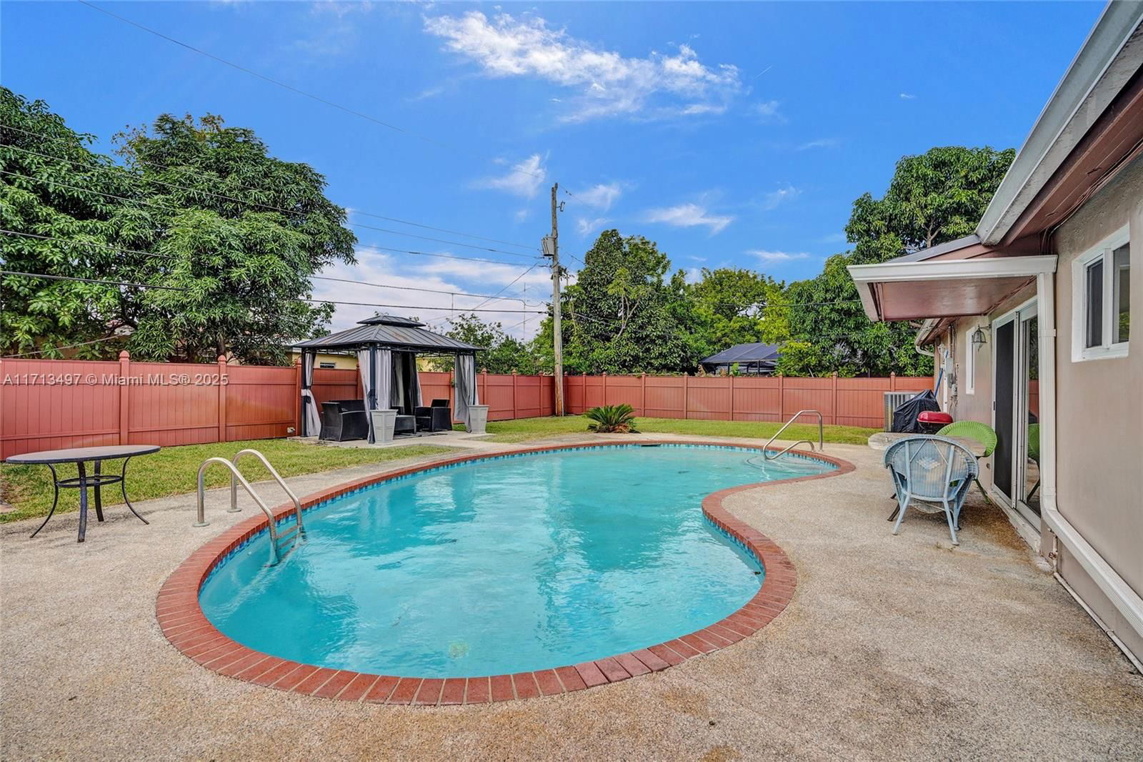 Real estate property located at 19610 1st Pl, Miami-dade, Sierra 4th Addn, Miami, FL