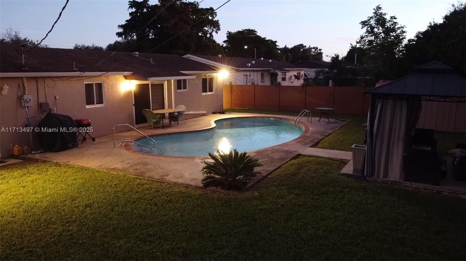 Real estate property located at 19610 1st Pl, Miami-dade, Sierra 4th Addn, Miami, FL