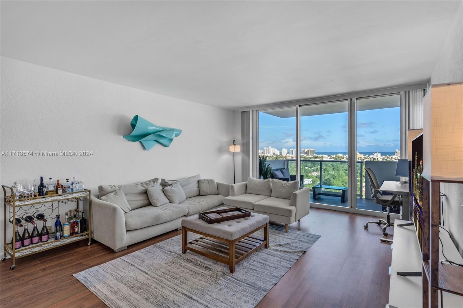 Real estate property located at 1200 West Ave #1510, Miami-Dade, MIRADOR 1200 CONDO, Miami Beach, FL