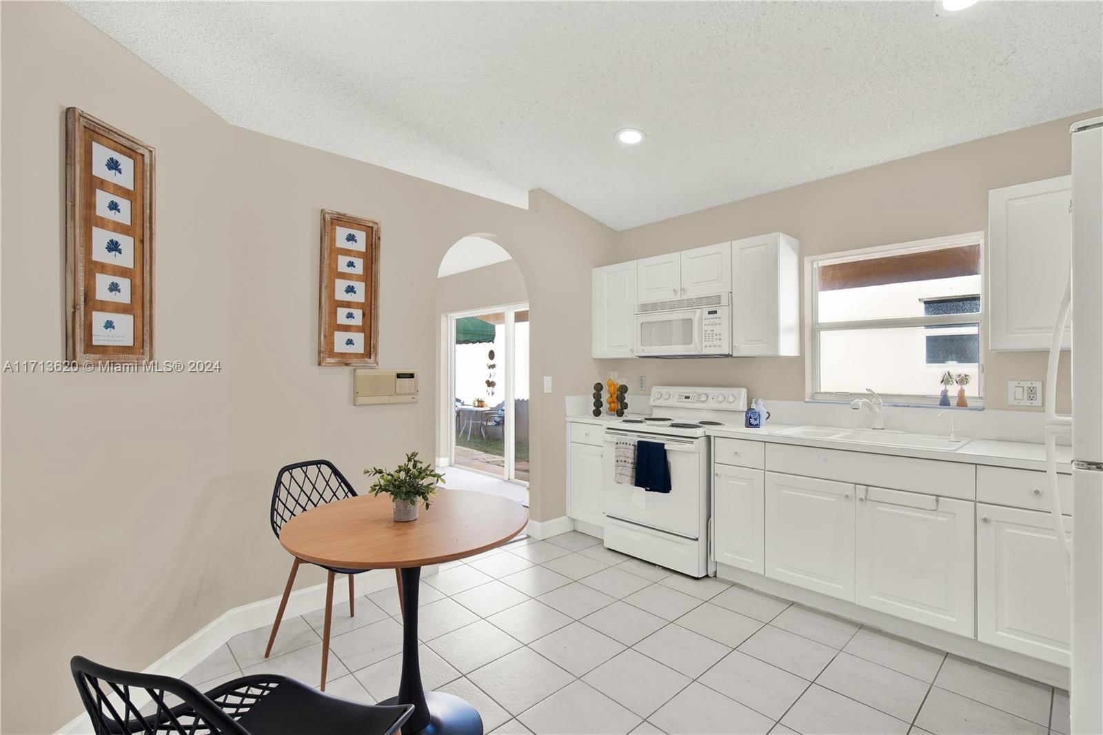 Real estate property located at 5212 112th Ct, Miami-dade, Doral Landings East Repla, Doral, FL