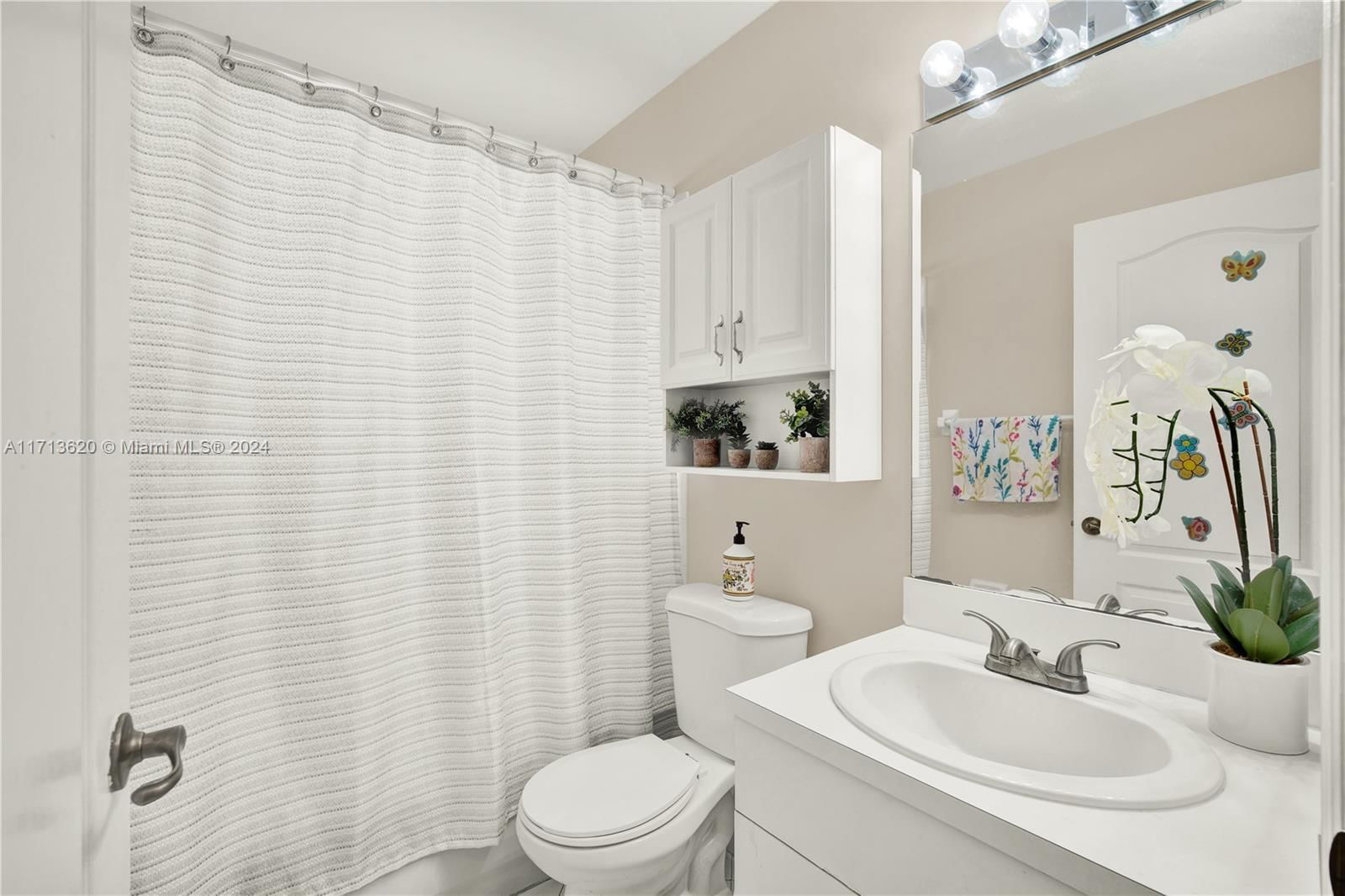 Real estate property located at 5212 112th Ct, Miami-dade, Doral Landings East Repla, Doral, FL