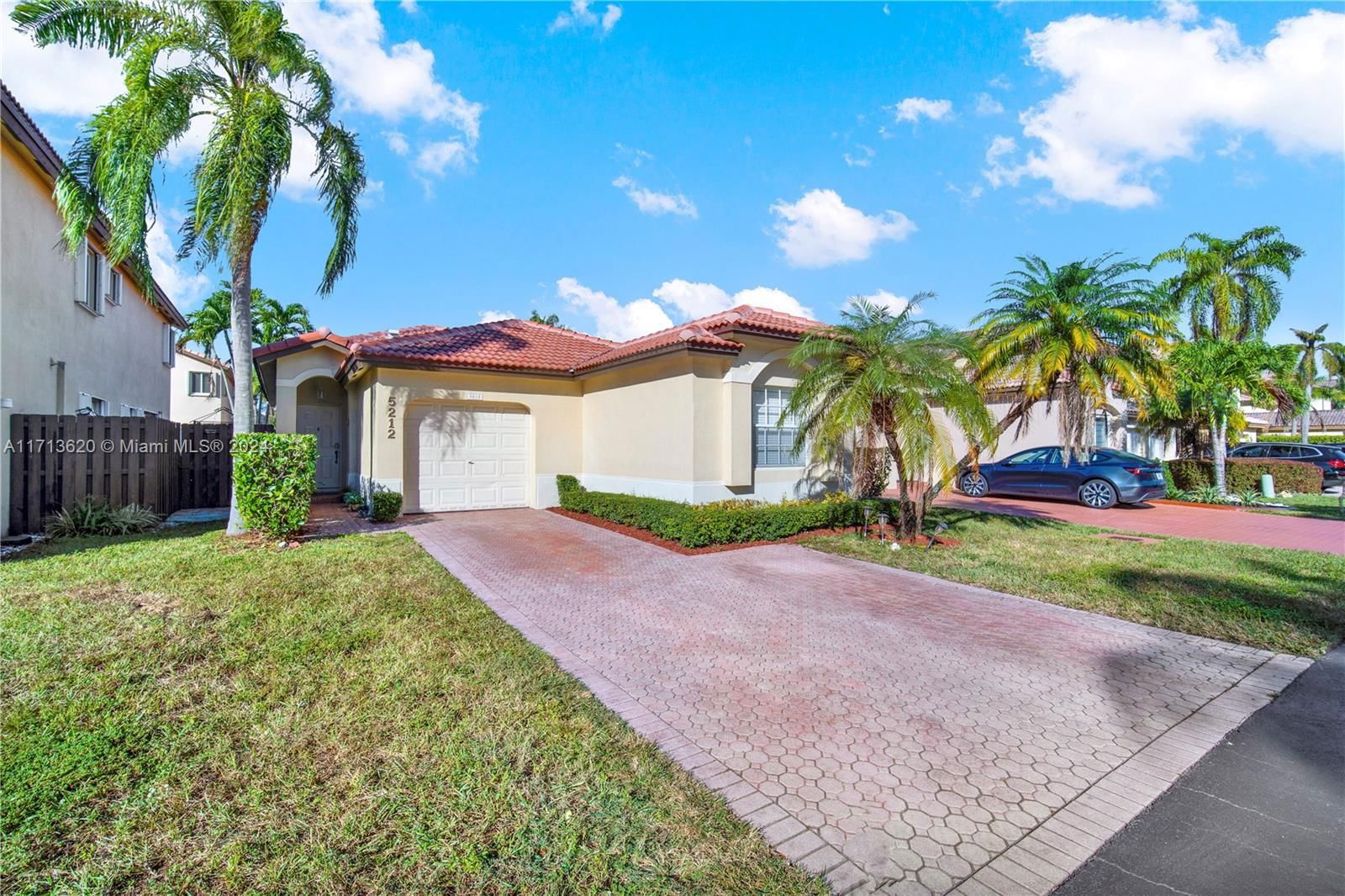 Real estate property located at 5212 112th Ct, Miami-dade, Doral Landings East Repla, Doral, FL
