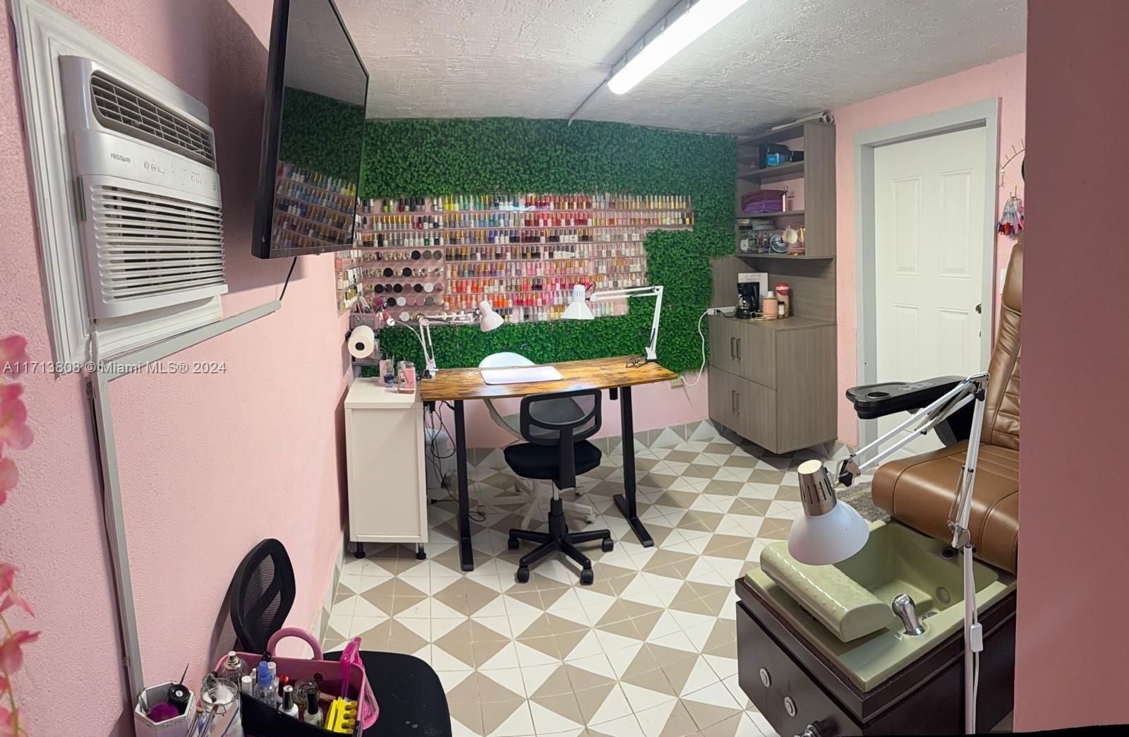 Real estate property located at 5905 Taft St, Broward, Mic-lil Estates, Hollywood, FL