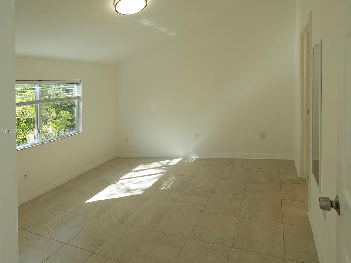 Real estate property located at 3380 9th St #201, Miami-dade, Monterey At Malibu Bay Co, Homestead, FL