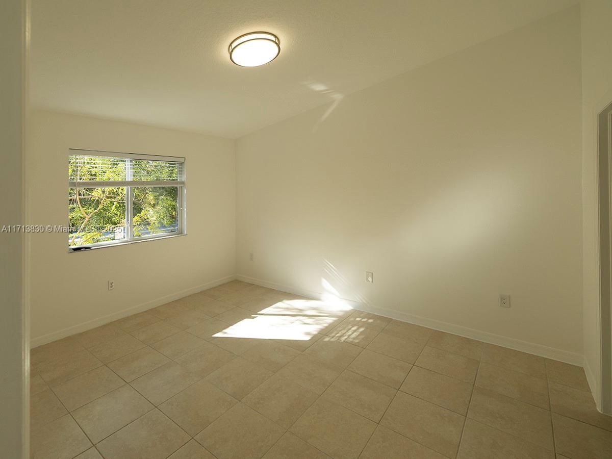 Real estate property located at 3380 9th St #201, Miami-dade, Monterey At Malibu Bay Co, Homestead, FL