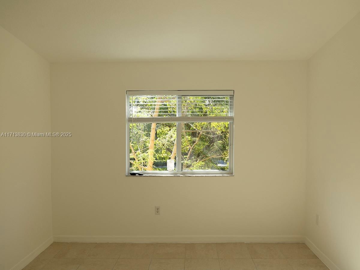 Real estate property located at 3380 9th St #201, Miami-dade, Monterey At Malibu Bay Co, Homestead, FL