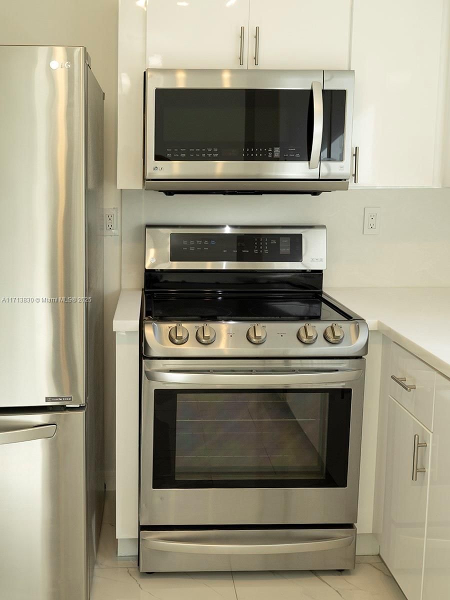Real estate property located at 3380 9th St #201, Miami-dade, Monterey At Malibu Bay Co, Homestead, FL