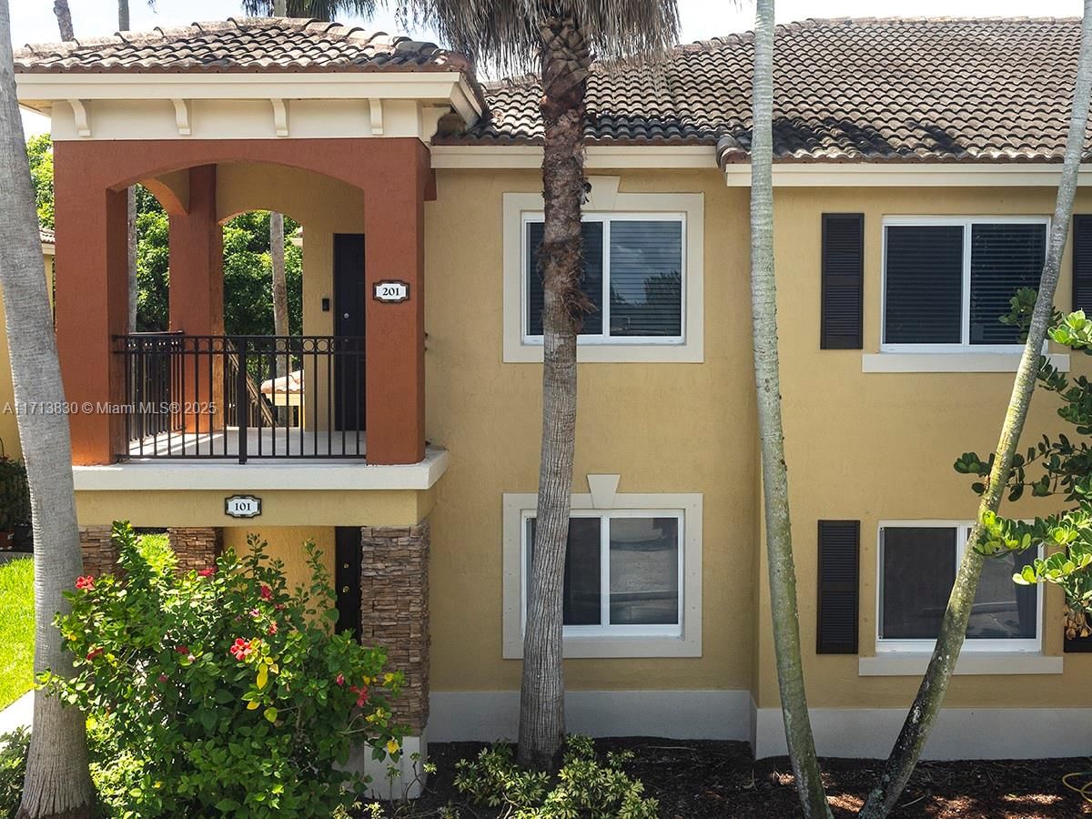 Real estate property located at 3380 9th St #201, Miami-dade, Monterey At Malibu Bay Co, Homestead, FL