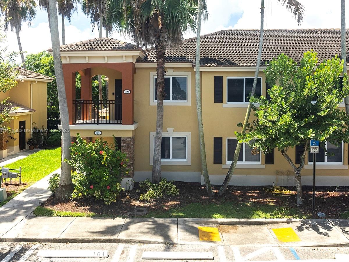 Real estate property located at 3380 9th St #201, Miami-dade, Monterey At Malibu Bay Co, Homestead, FL