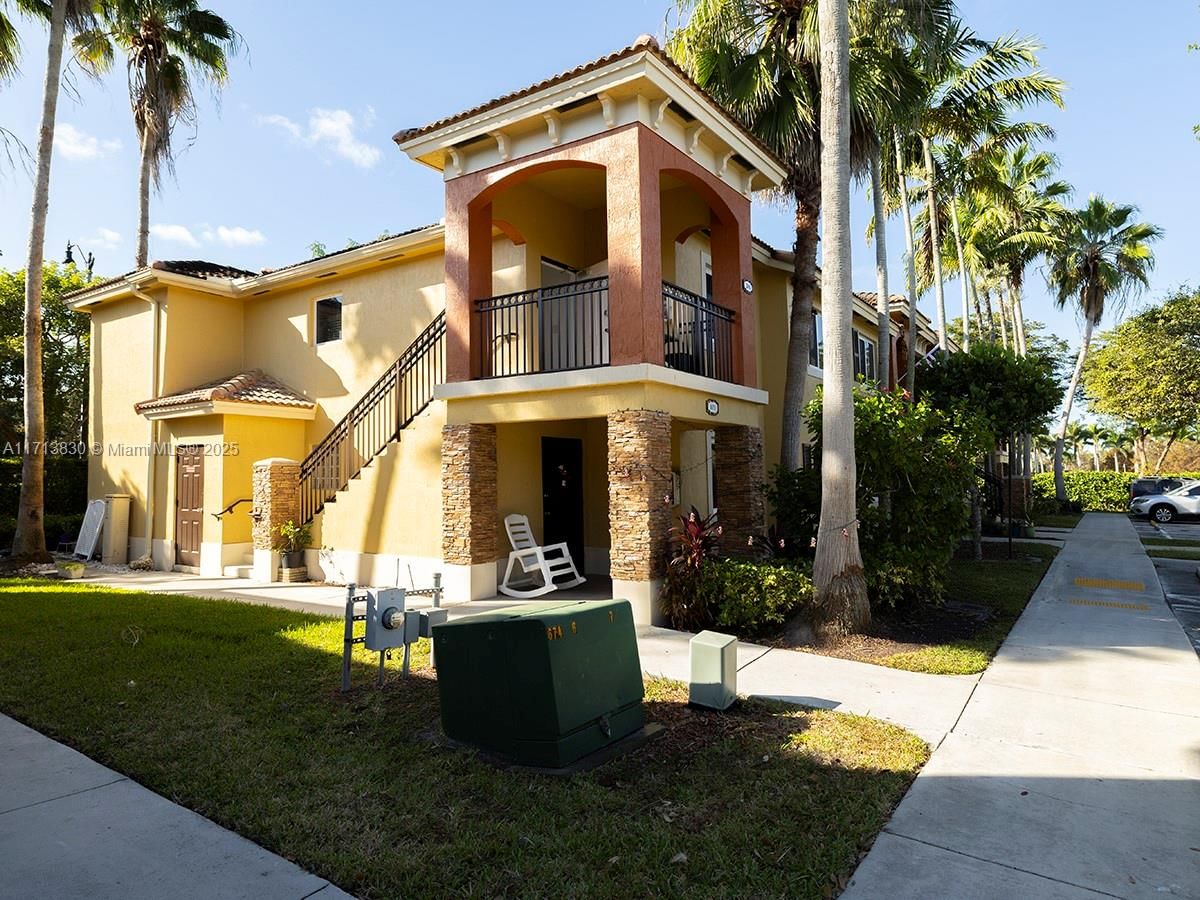 Real estate property located at 3380 9th St #201, Miami-dade, Monterey At Malibu Bay Co, Homestead, FL