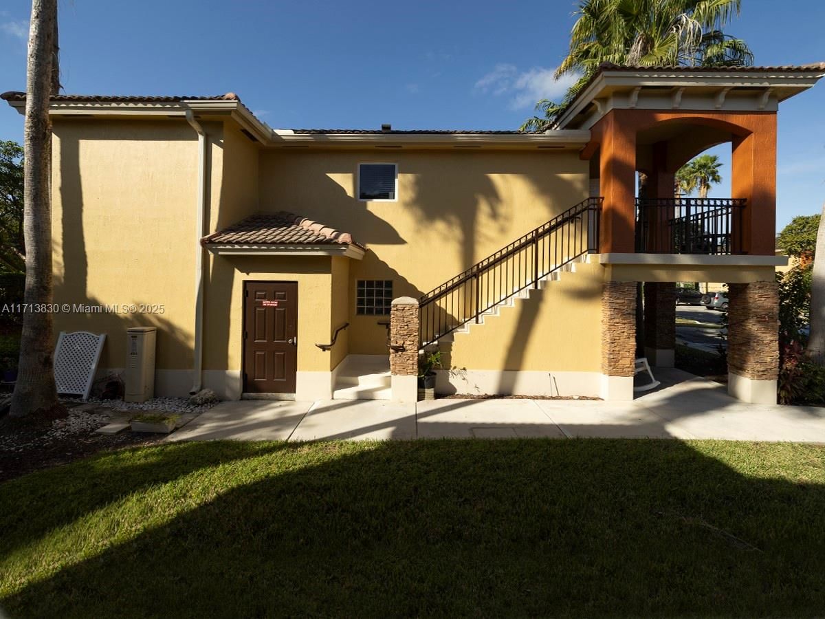 Real estate property located at 3380 9th St #201, Miami-dade, Monterey At Malibu Bay Co, Homestead, FL