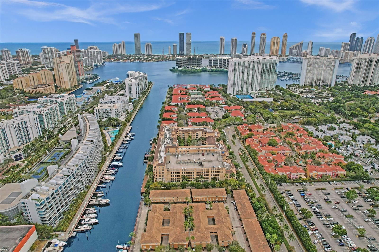 Real estate property located at 3001 185th St #328, Miami-Dade, ALAQUA CONDO, Aventura, FL