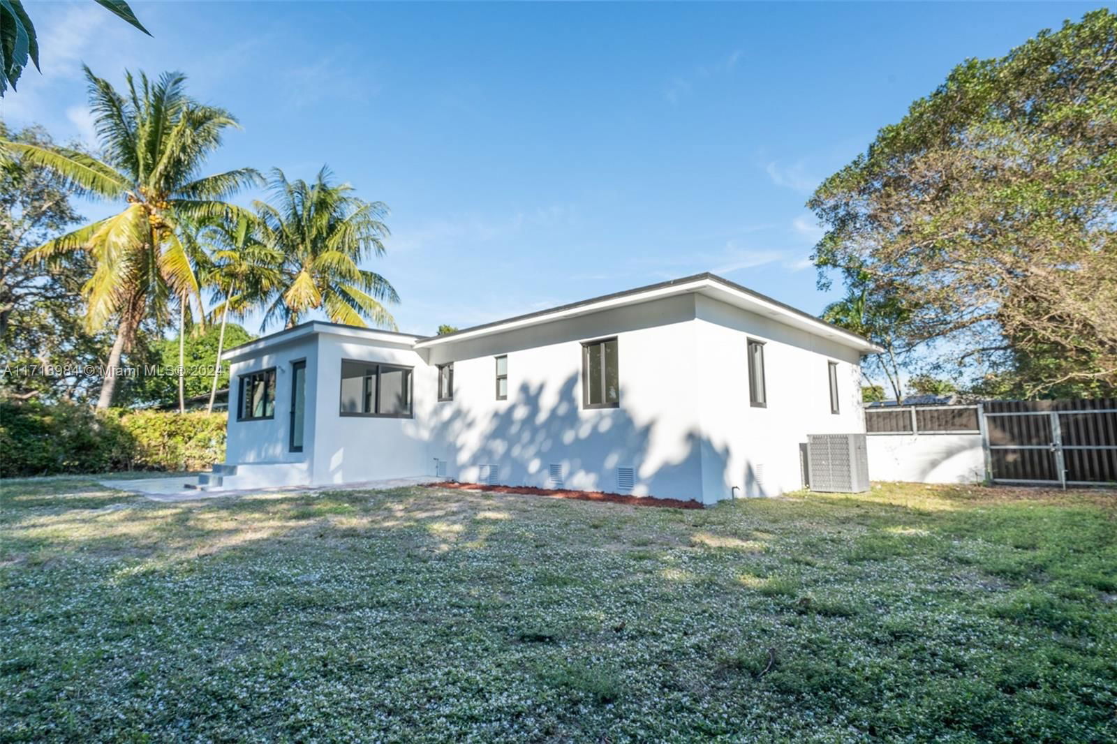 Real estate property located at 12940 Miami Ct, Miami-dade, Biscayne Gardens Sec H Pa, Miami, FL