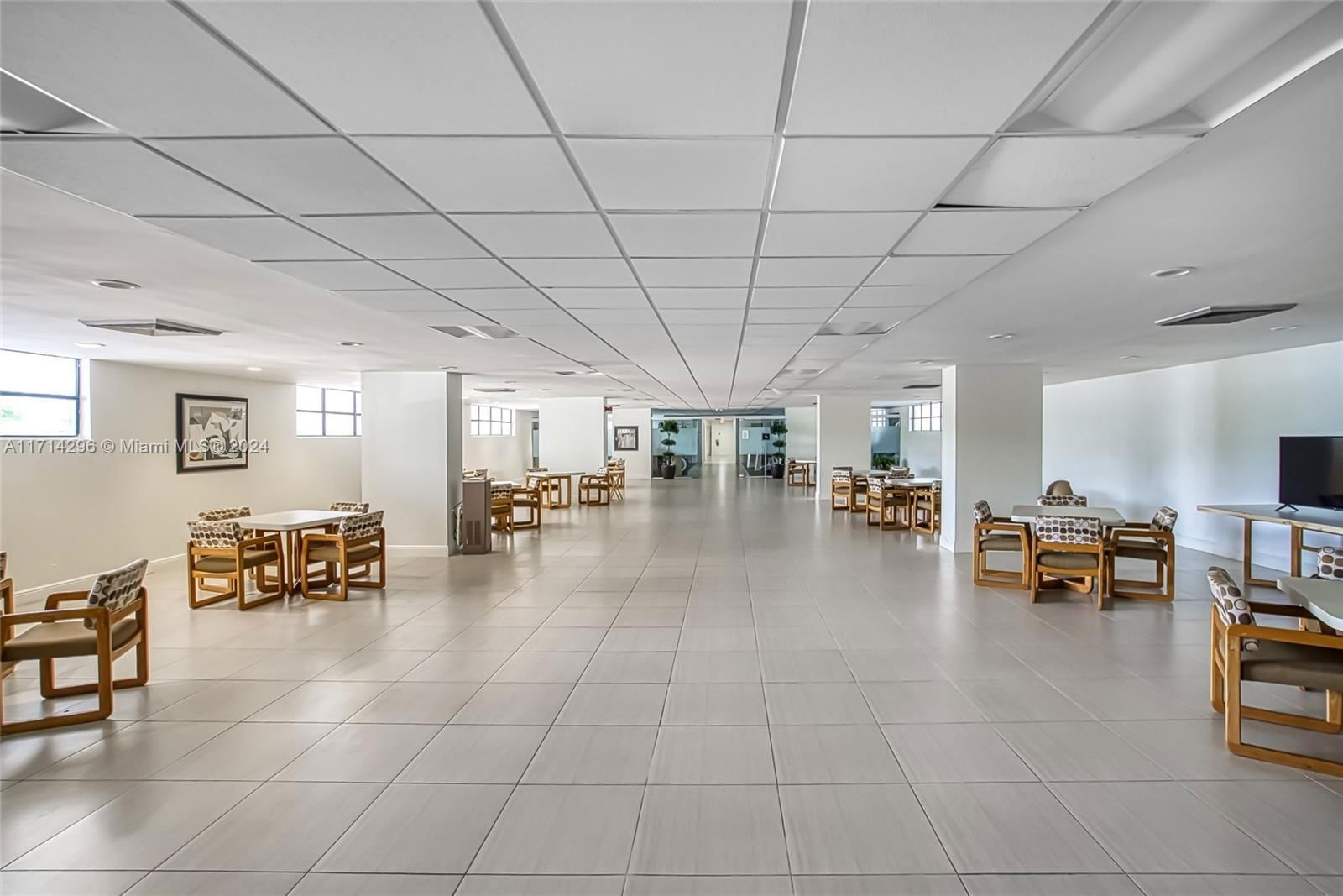 Real estate property located at 400 Leslie Dr #908, Broward, Towers Of Oceanview East, Hallandale Beach, FL