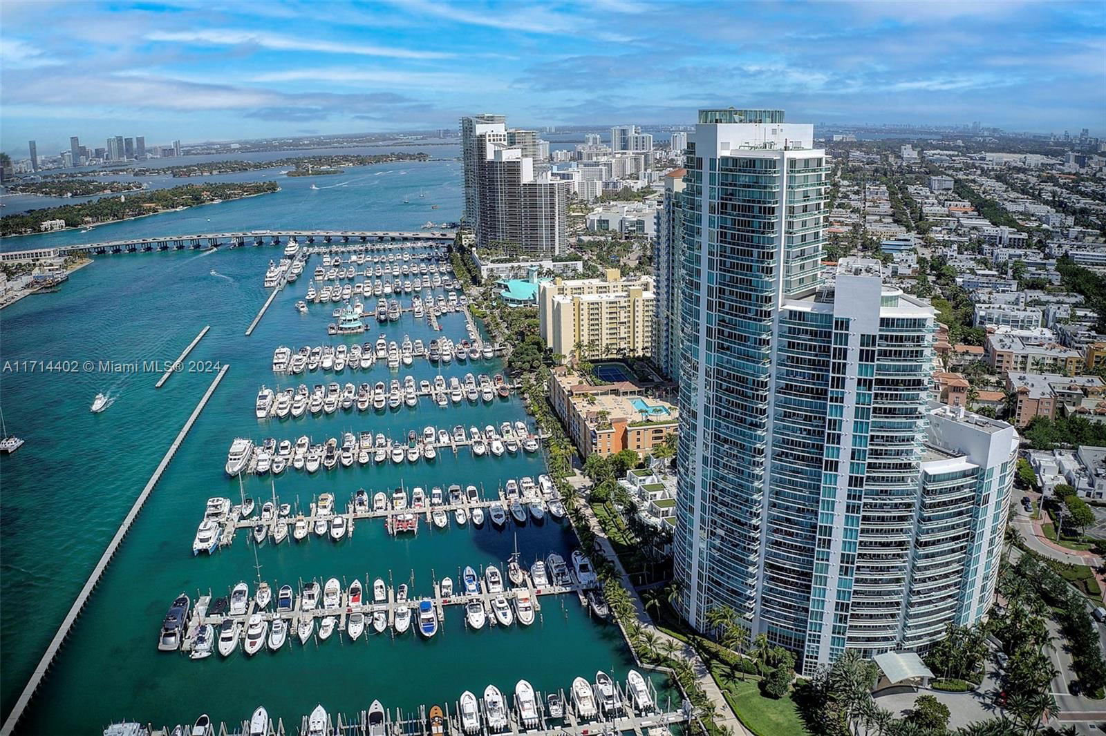 Real estate property located at 1000 Pointe Dr #1406, Miami-Dade, MURANO AT PORTOFINO CONDO, Miami Beach, FL