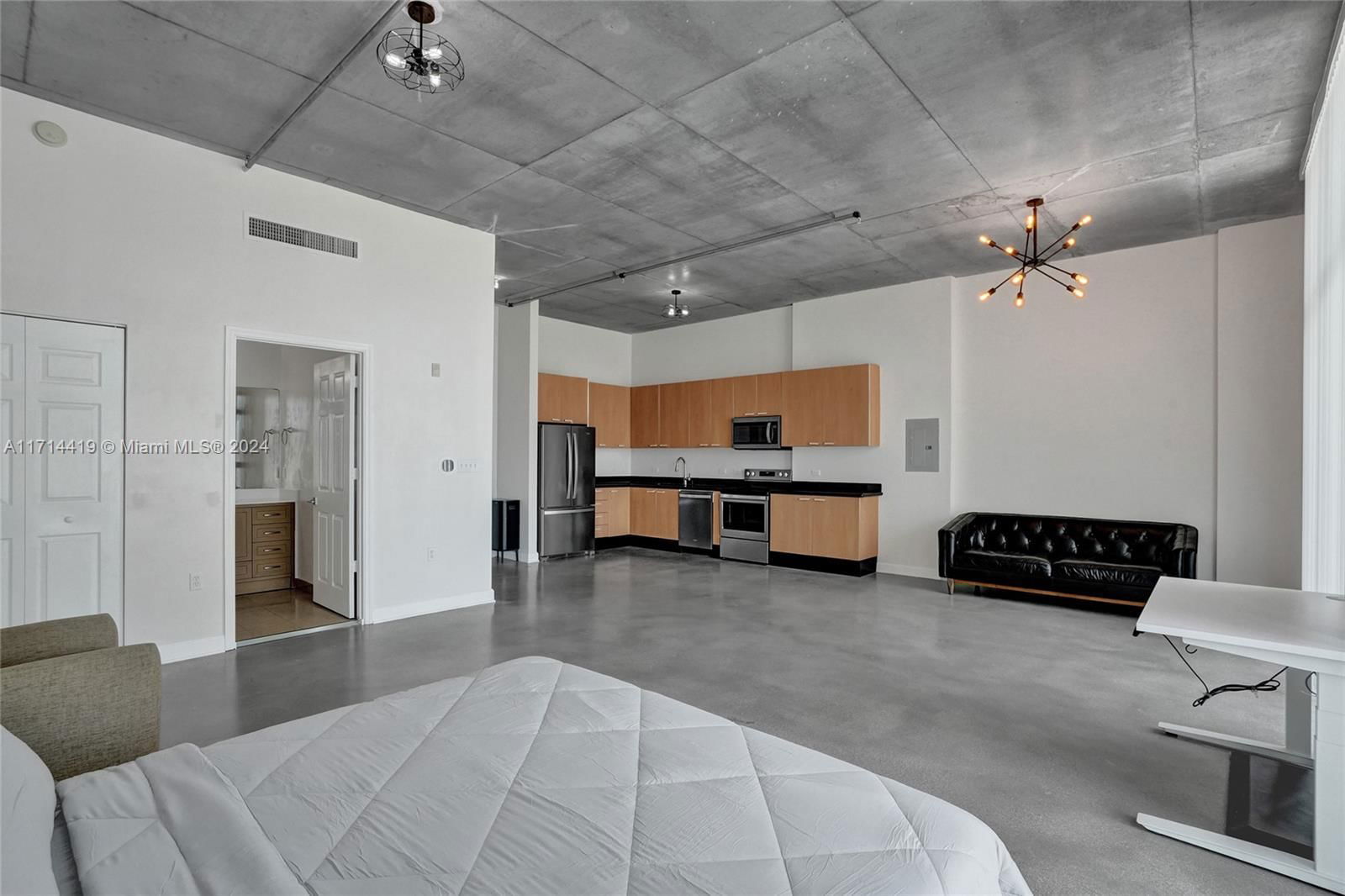 Real estate property located at 2100 Van Buren St #311, Broward, Lofts At Hollywood Statio, Hollywood, FL