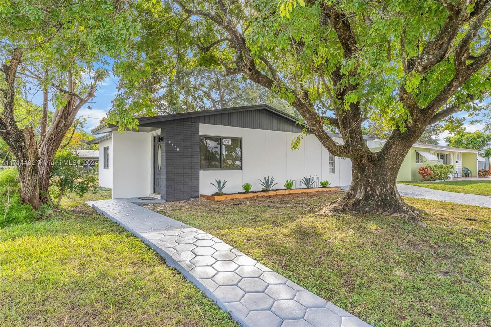 Real estate property located at 9970 161st St, Miami-Dade, FAIRWAY PARK SEC 3, Miami, FL