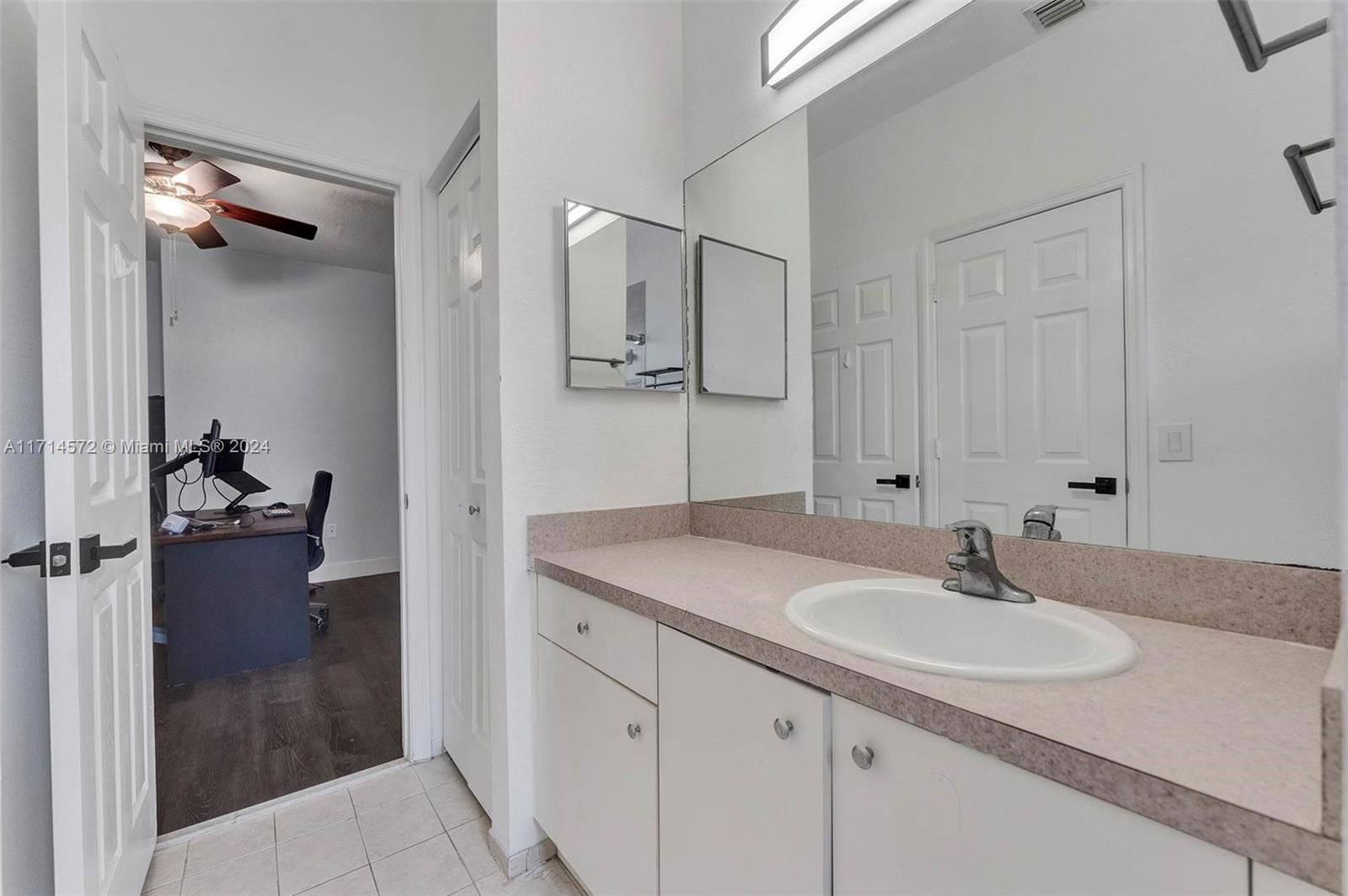 Real estate property located at 8207 Santa Monica Ter, Broward, Santa Monica, Tamarac, FL