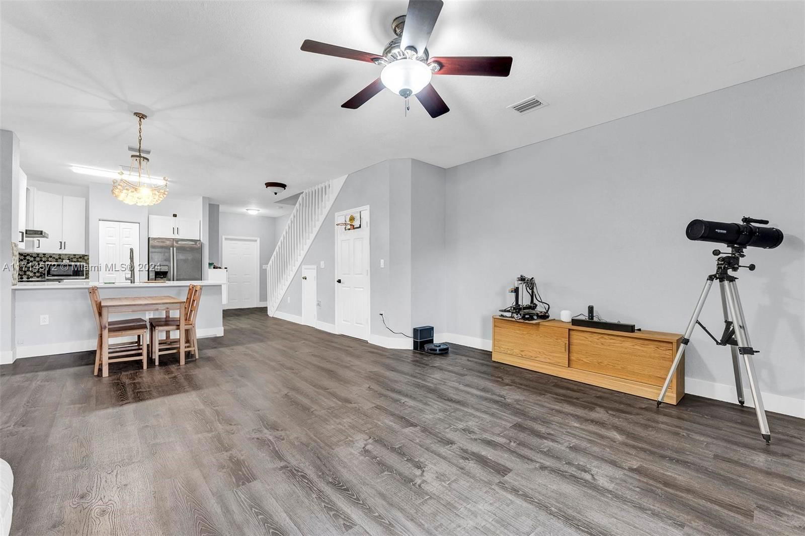 Real estate property located at 8207 Santa Monica Ter, Broward, Santa Monica, Tamarac, FL