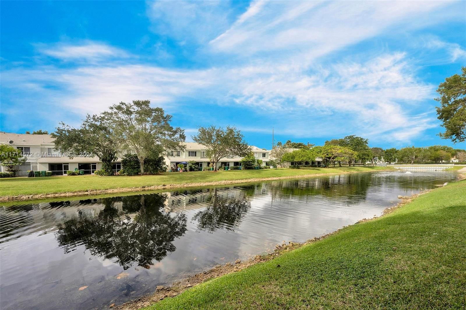 Real estate property located at 8207 Santa Monica Ter, Broward, Santa Monica, Tamarac, FL