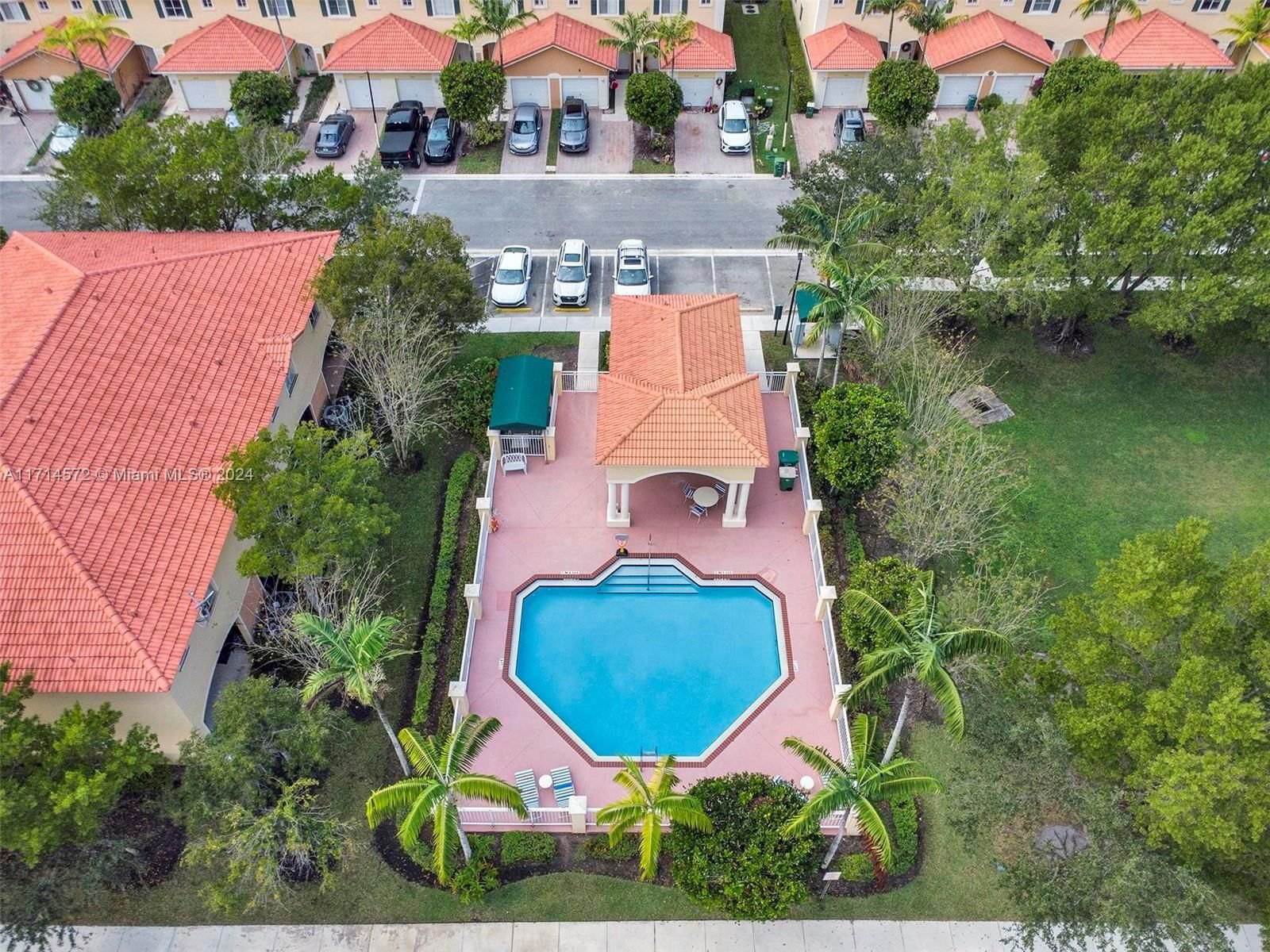 Real estate property located at 8207 Santa Monica Ter, Broward, Santa Monica, Tamarac, FL